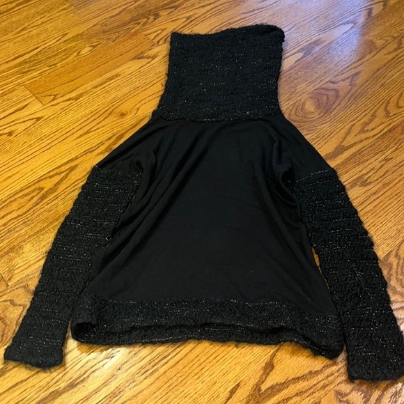 Generation Love Woman’s Black Turtleneck Size XS/S - Picture 1 of 6